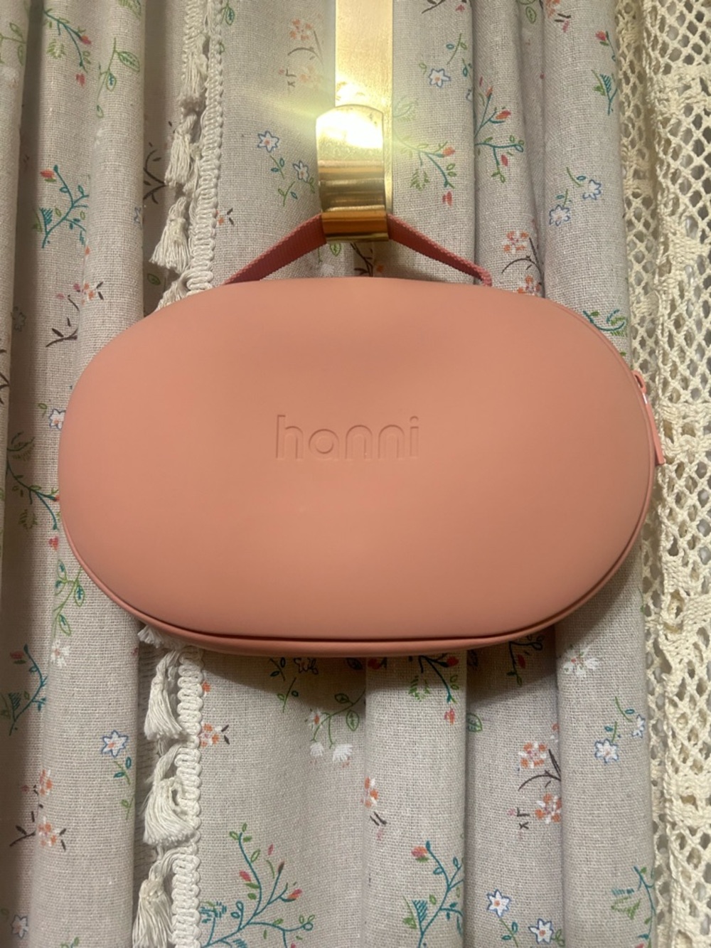 Urban Outfitters Hanni Pink Travel Case Cosmetic Organizer Toiletry Bag‎